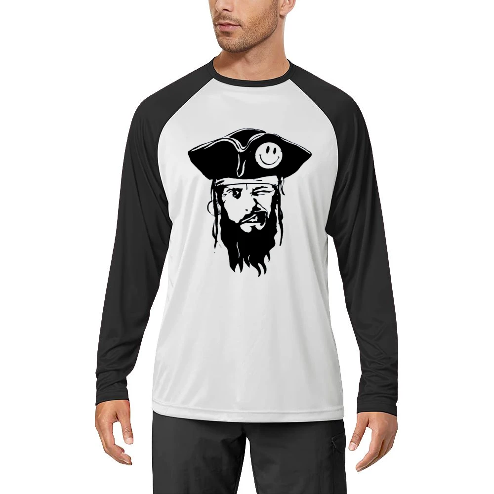 funny captain pirate with smiley hat and blinked eye Men Long Sleeve T-Shirt